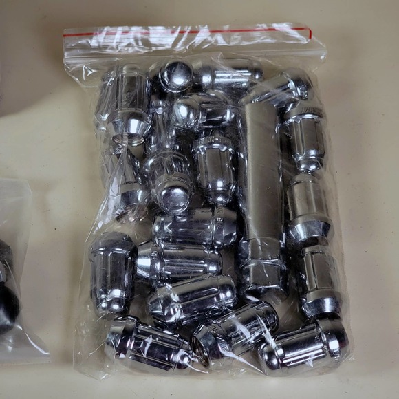 West Coast Wheel Accessories W55716S Spline Lug Nuts 20pc + Lock Valve Stems NOS - Picture 4 of 4